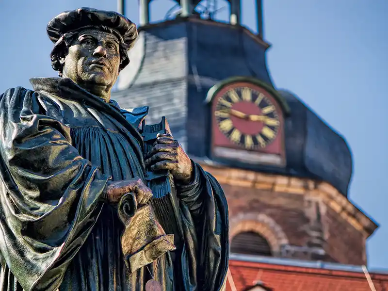 Statue of Martin Luther | travel ways